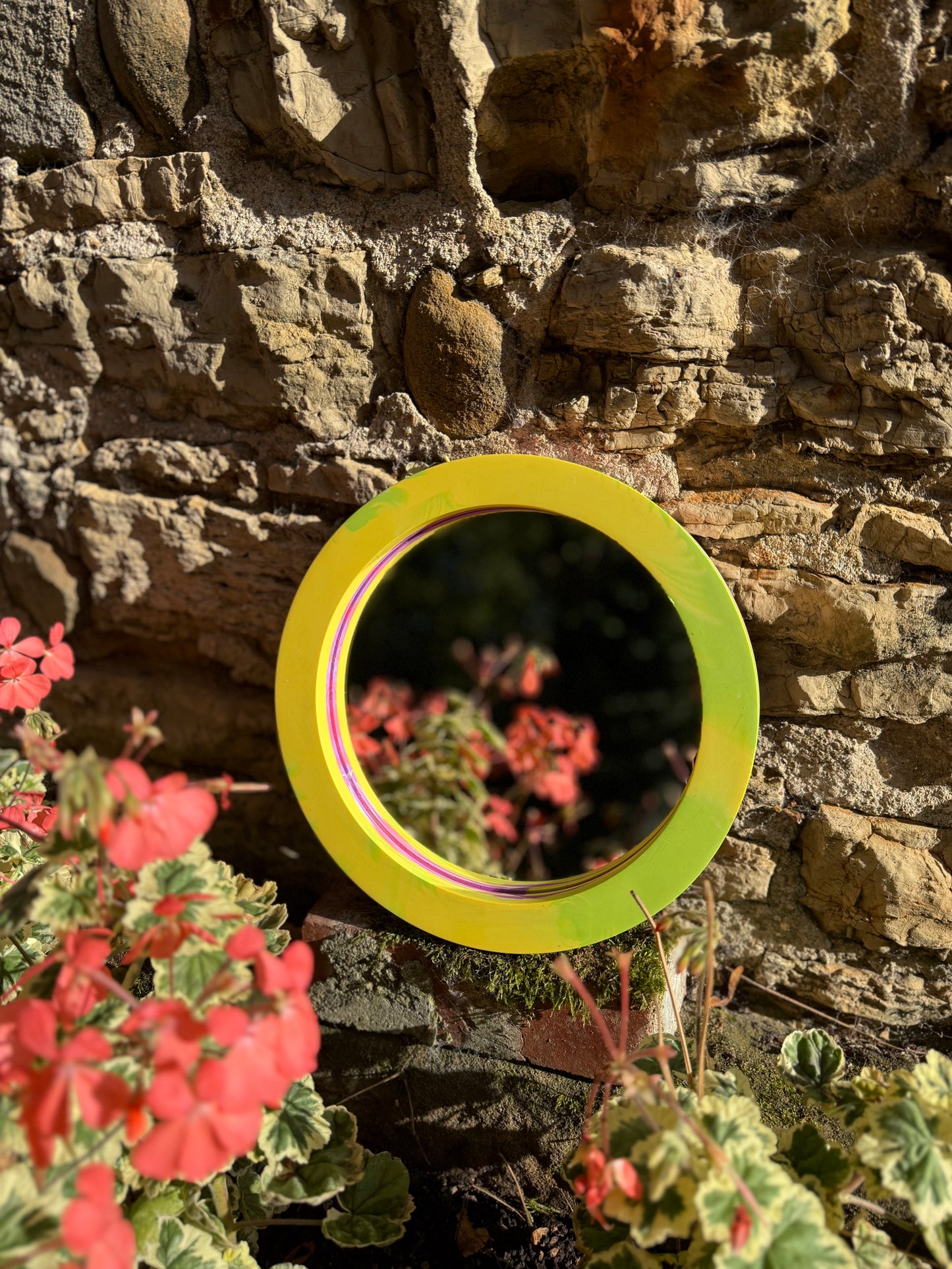 Circular mirror