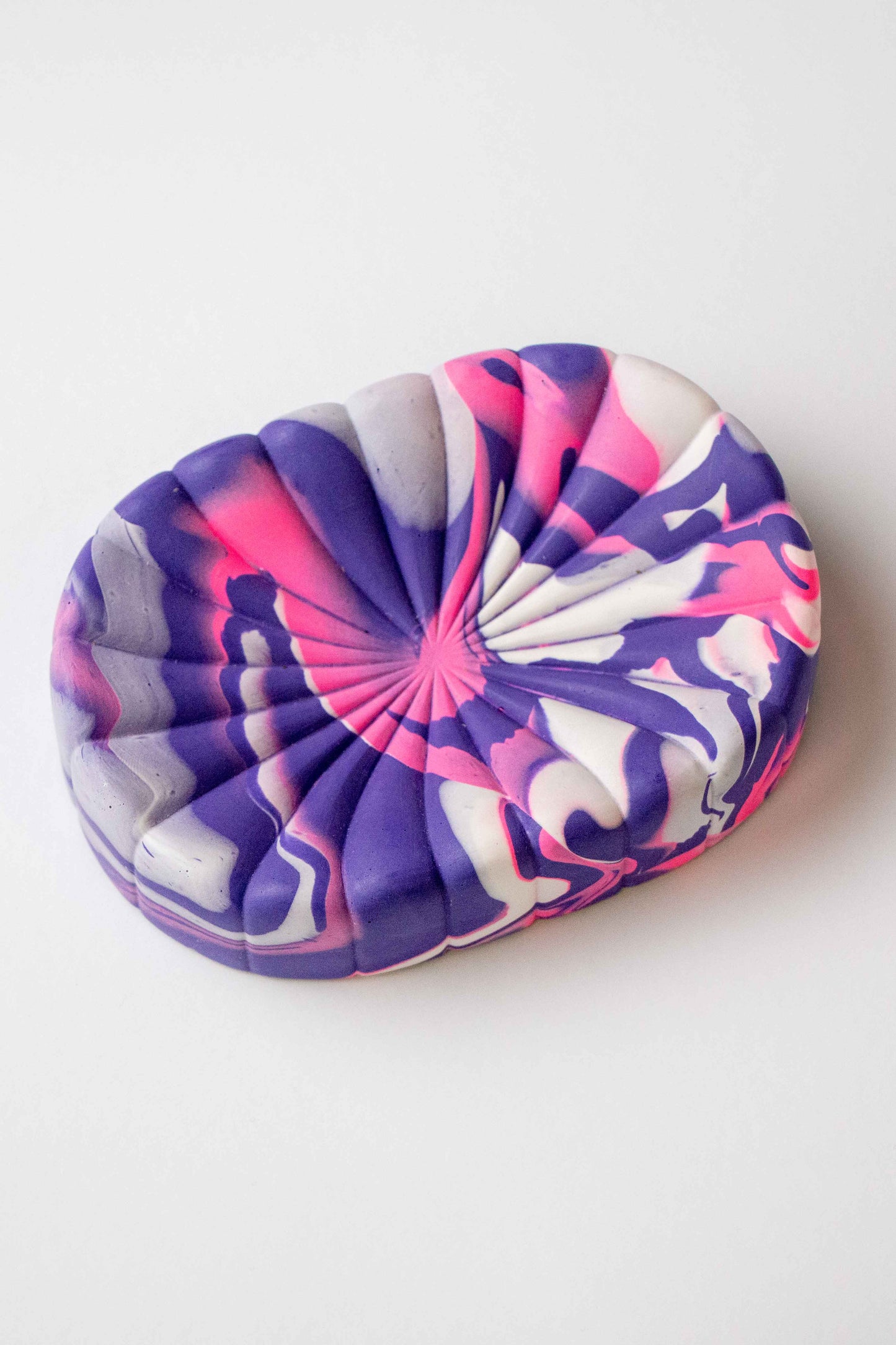 Marble scallop tray