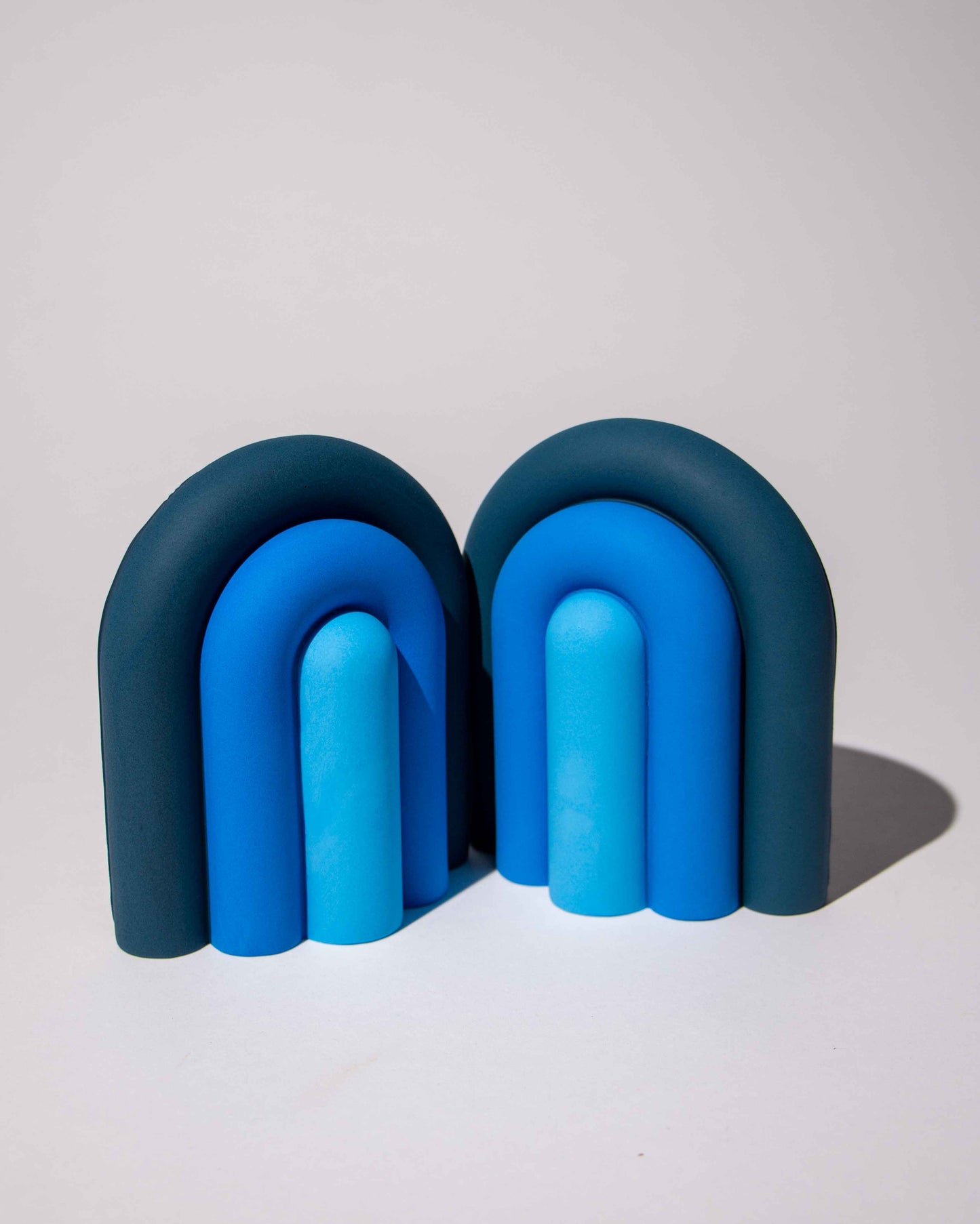 Blue ombre arch bookend