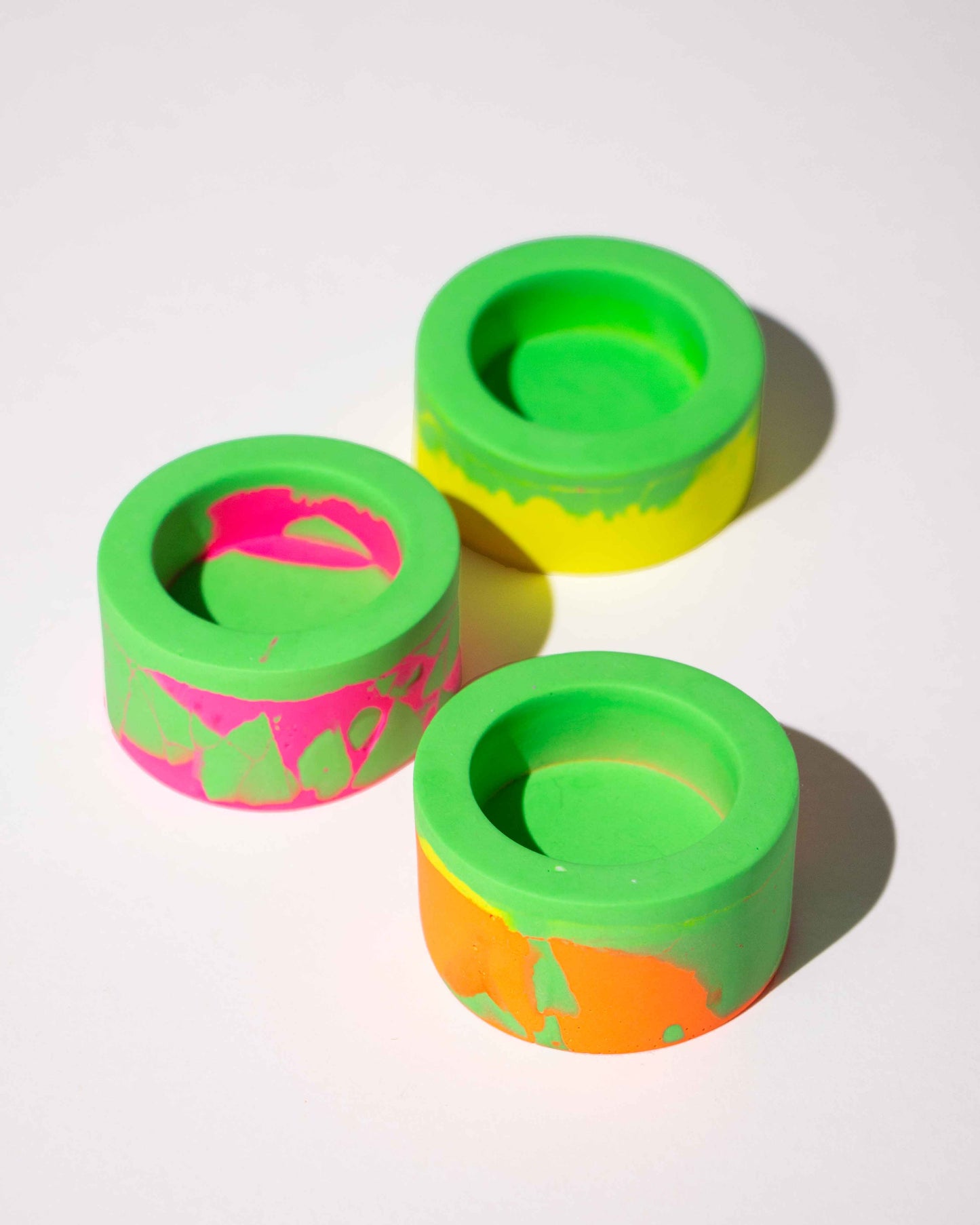 NEONS round tealight holder