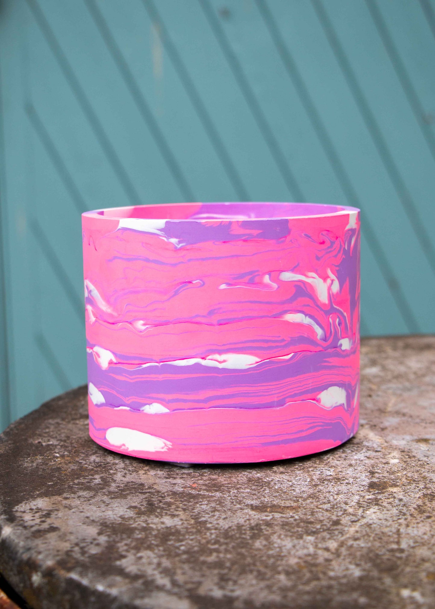 'Wisteria' medium planter