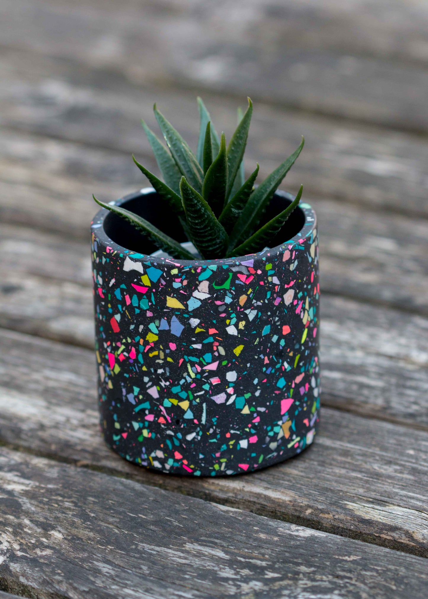 Black terrazzo planter