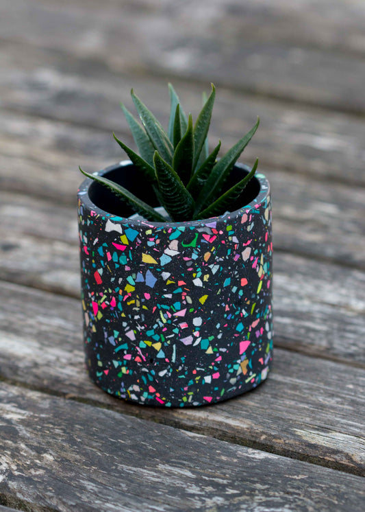 Black terrazzo planter